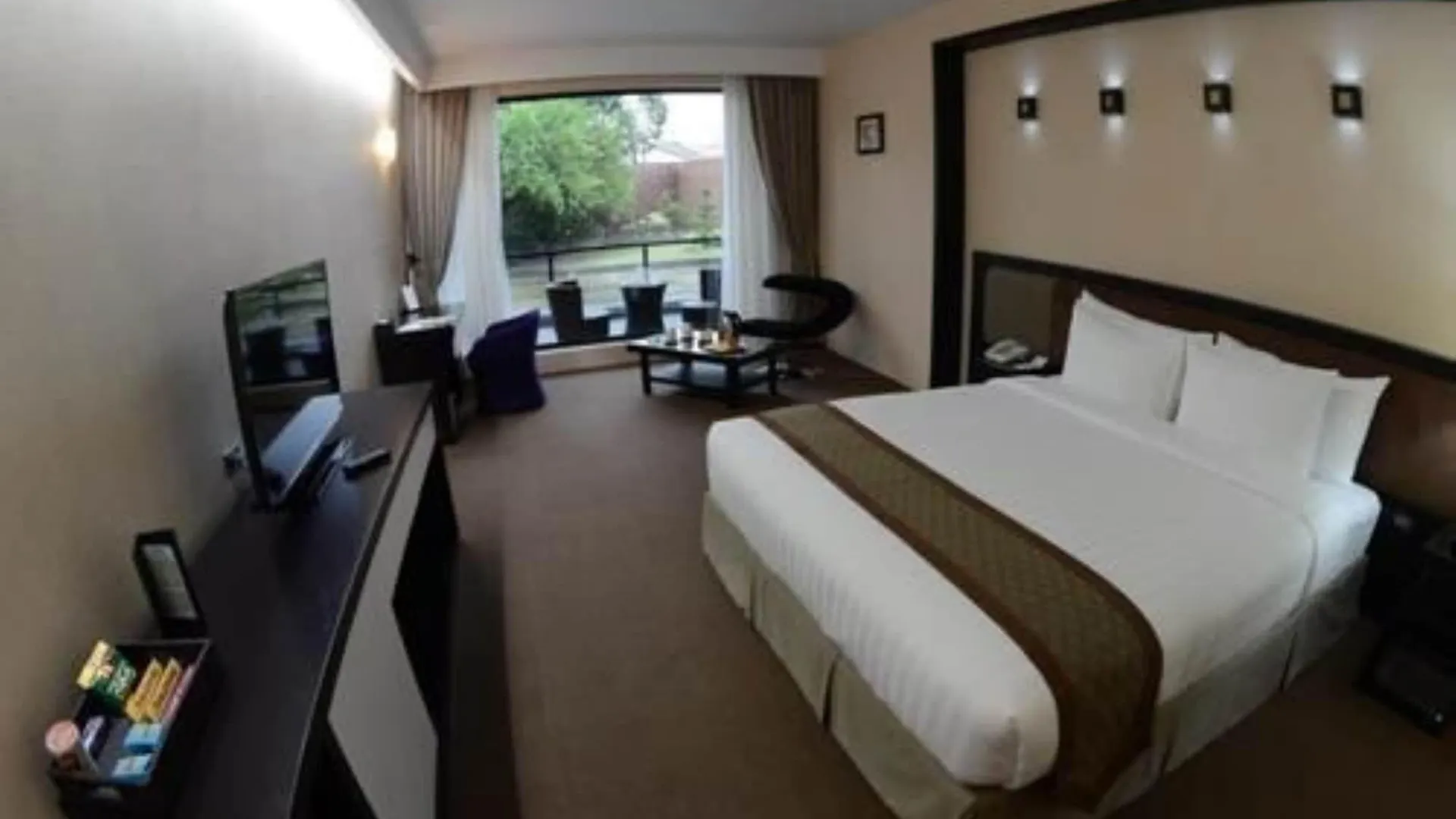 Avenue 64 Hotel Yangon 4*,