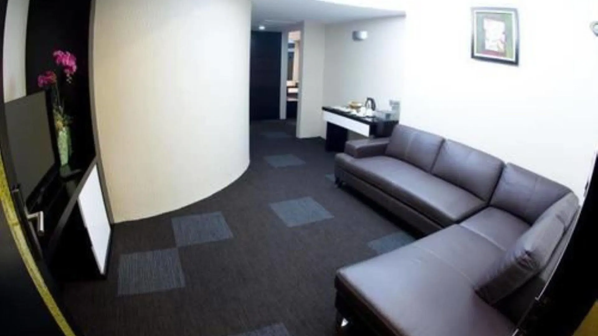 Avenue 64 Hotel Yangon 4*,